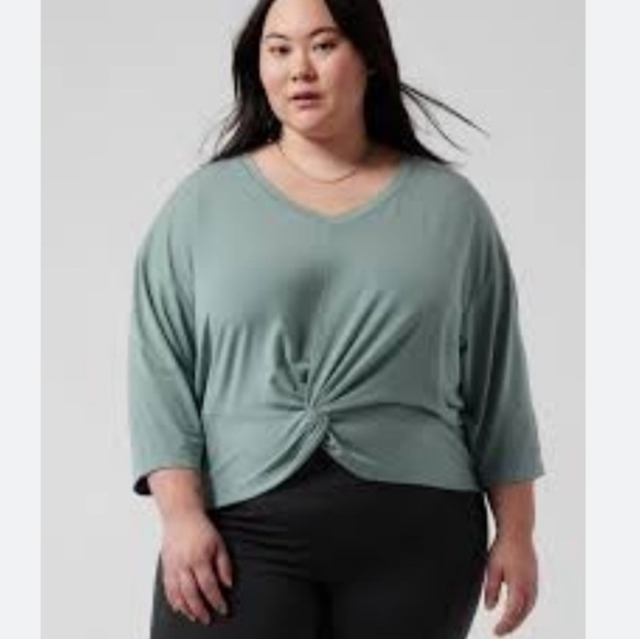 ATHLETA Embody Twist Front Top Blue Lightweight Activewear Plus Size 2X - Picture 1 of 12